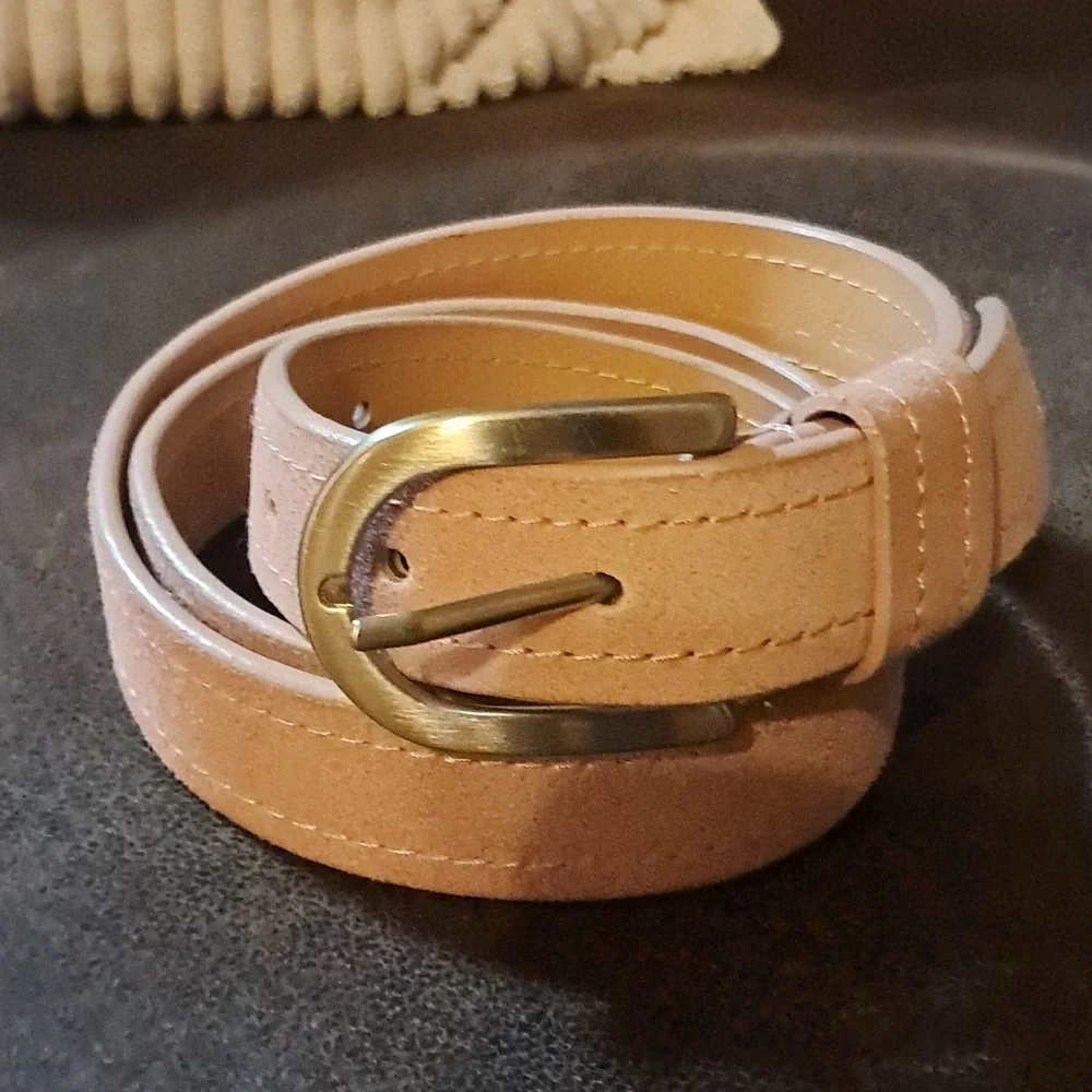 Blush Pink Suede Leather Belt Size Large Barbiecore Feminine Neutral Preowned
